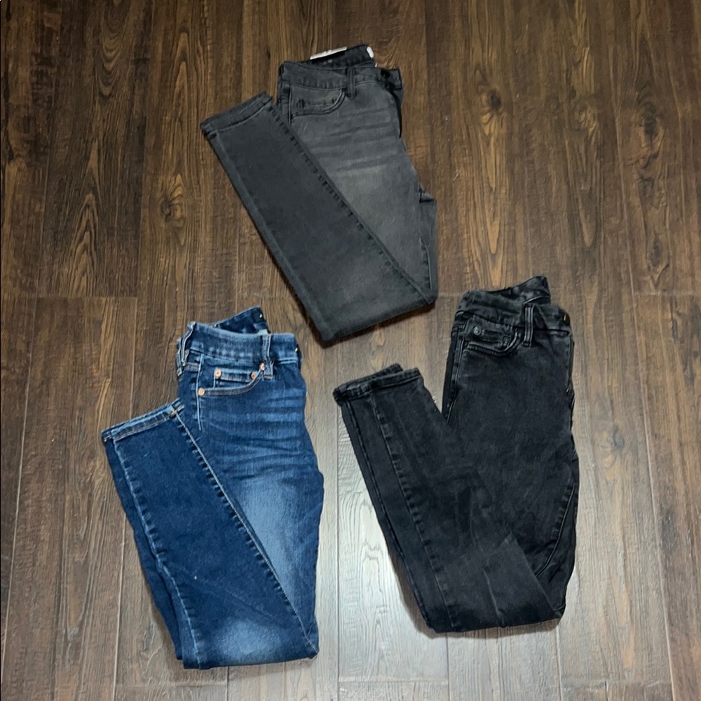 Women's Black and Blue Jeans